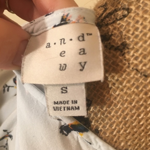 A New Day Blouse with Birds - Picture 5 of 5